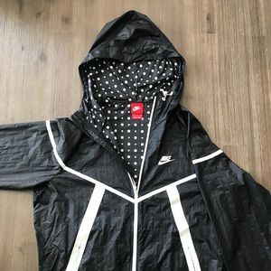 Nike Men’s Windbreaker - Medium